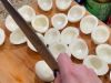 Video: Toto je správny spôsob, ako krájať varené vajcia