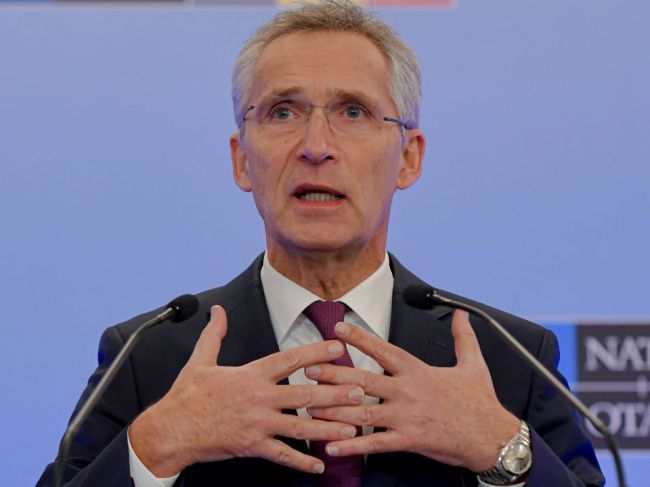 Stoltenberg: Rusko sa snaží zmraziť vojnu na Ukrajine a opäť zaútočiť na jar