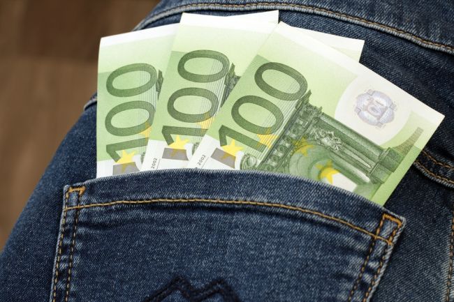 Parlament schválil novelu Zákonníka práce, príplatky sa rozmrazia