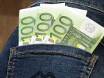 Parlament schválil novelu Zákonníka práce, príplatky sa rozmrazia