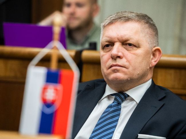 Fico: Vláda musí padnúť, dochádza k rozkladu demokracie i právneho štátu