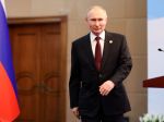 Putin: Rusko môže v reakcii na "stupídny" cenový strop znížiť produkciu ropy