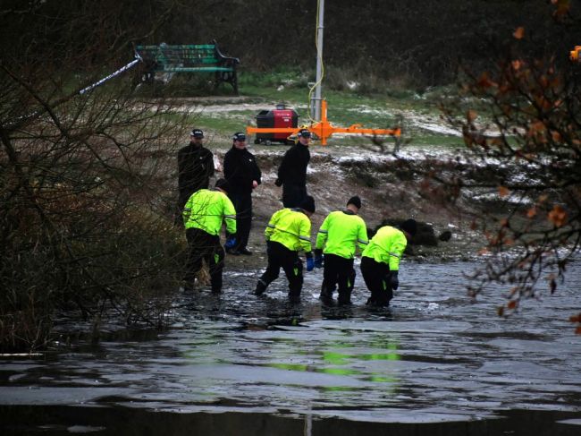 Traja chlapci, pod ktorými sa prelomil ľad na jazere, zomreli