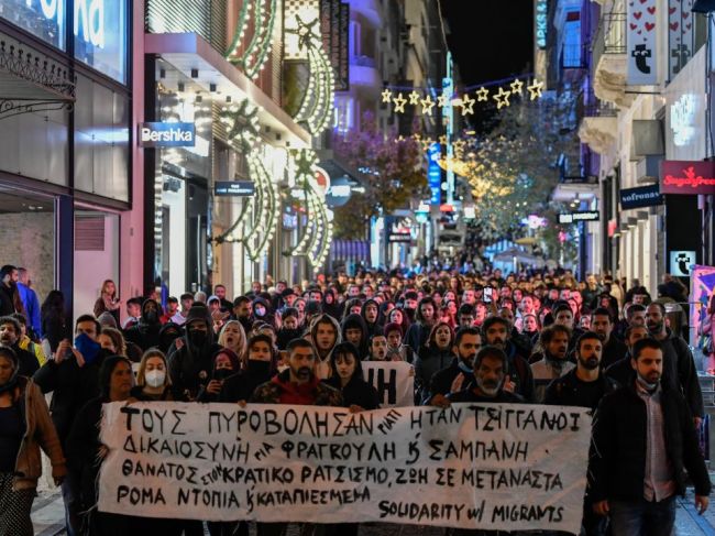 Rómsky tínedžer, ktorého postrelil policajt, zomrel