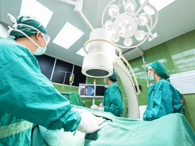 Viacerí lekári z Liptovskej nemocnice avizujú odchod, ak z nej spravia komunitnú