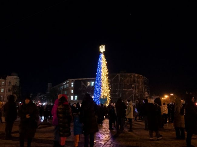 V Kyjeve rozsvietili vianočný stromček neporaziteľnosti