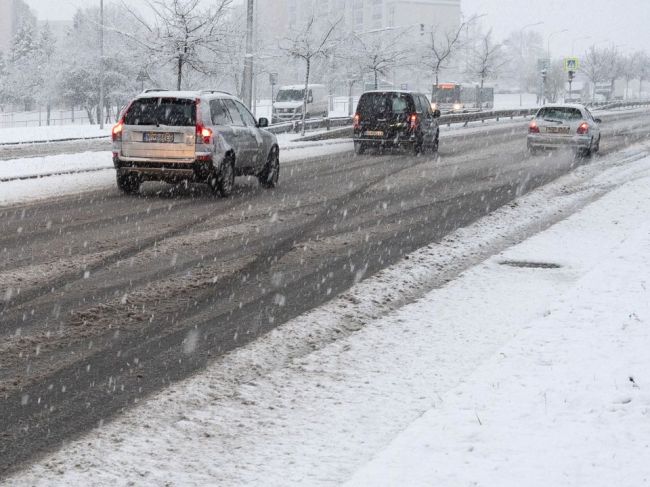 Meteorológovia vydali výstrahy pred poľadovicou