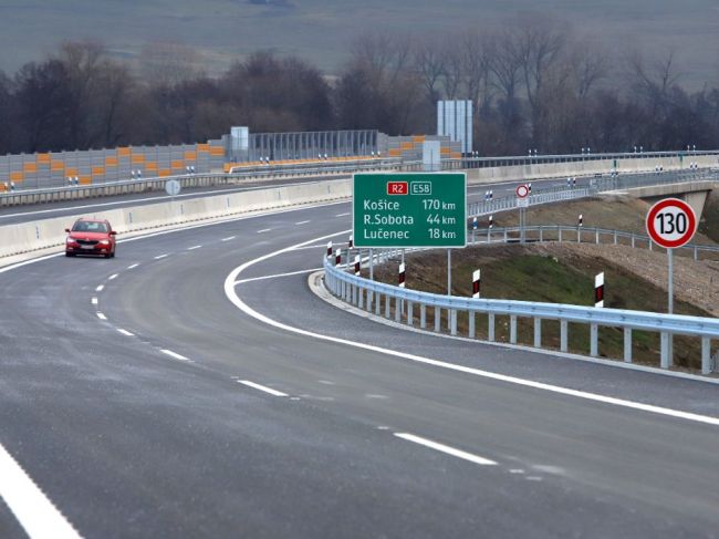 NDS od štvrtka spúšťa predpredaj diaľničných známok na rok 2023 už v novej cene