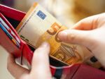 So svojím platom nie je spokojných 53 % ľudí na Slovensku