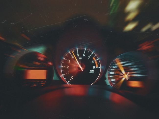 Vodič šiel po diaľnici D2 rýchlosťou 180 km/h