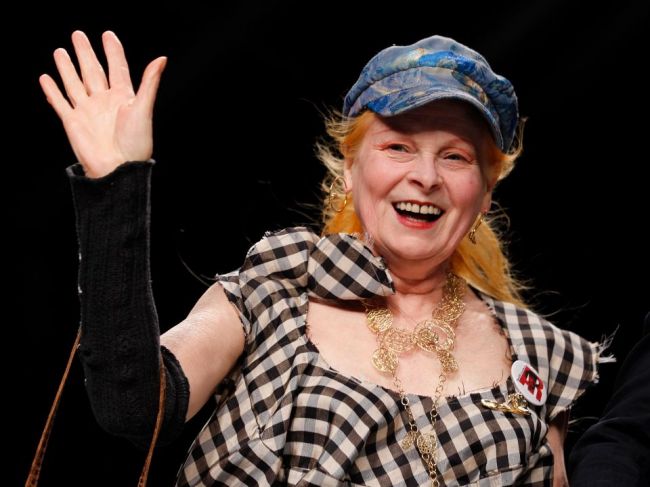 Zomrela britská módna návrhárka Vivienne Westwood