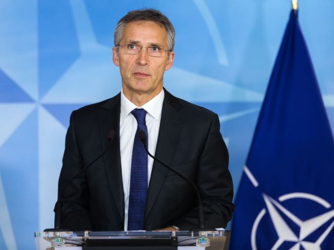 NATO: Stoltenberg vyzýva spojencov pokračovať v dodávkach zbraní Ukrajine