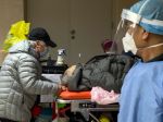 Rakúsko začne testovať na koronavírus odpadovú vodu z čínskych lietadiel