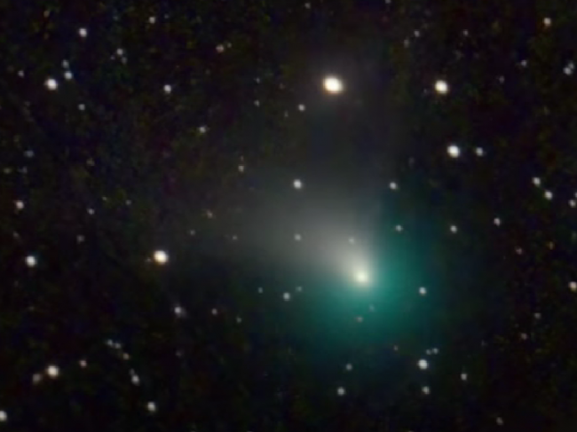 Už čoskoro budeme môcť vidieť vzácnu kométu. K Zemi sa priblíži po 50 000 rokoch
