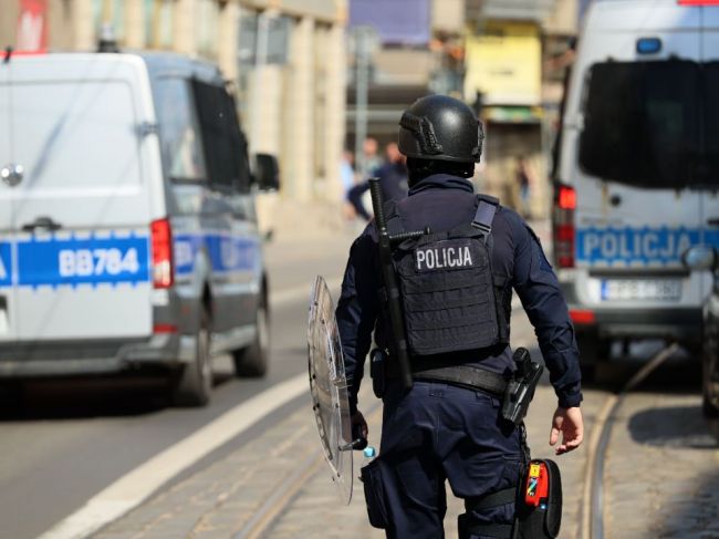 Poľskí policajti budú cvičení na používanie granátometov