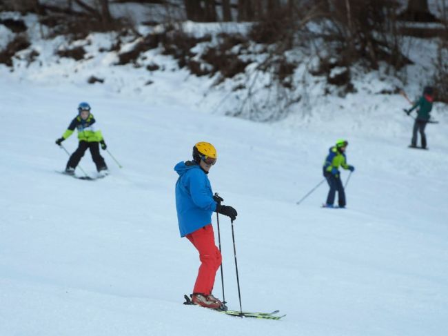 Pre nevhodné podmienky zatvorili lyžiarske trate. V tomto stredisku si nezalyžujete