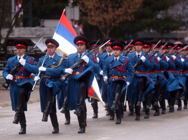 Bosnianski Srbi napriek zákazu slávili deň nezávislosti Republiky srbskej