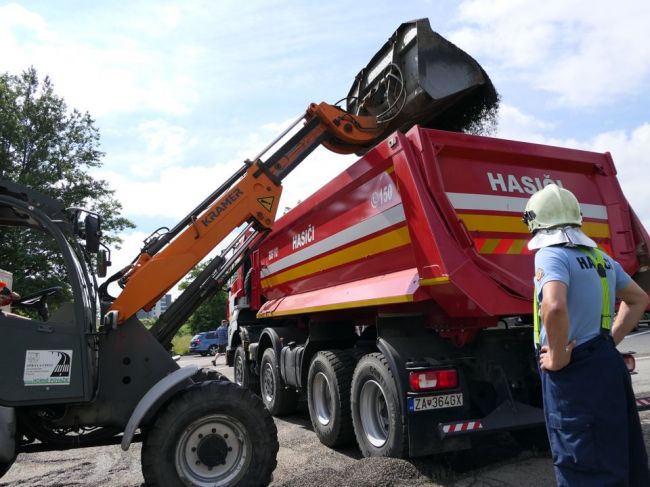 Vláda zdvihne hasičom a horským záchranárom platy