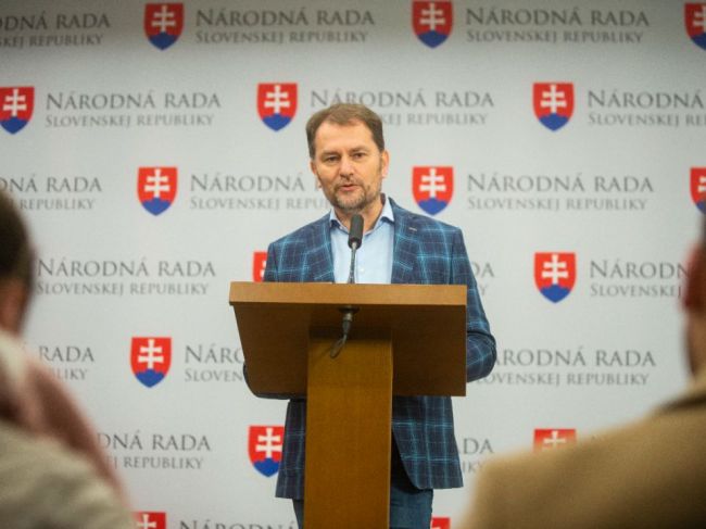 Matovič kritizuje Hirmana za odchod na dovolenku: „Pán minister, teplučko?"