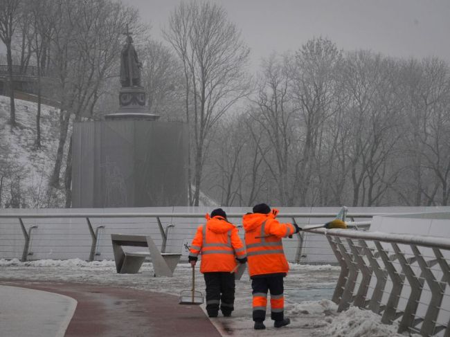 Po celej Ukrajine bolo znova počuť sirény ohlasujúce letecký poplach