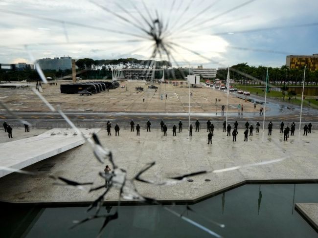 Brazília obvinila 39 osôb zo zločinov proti štátu