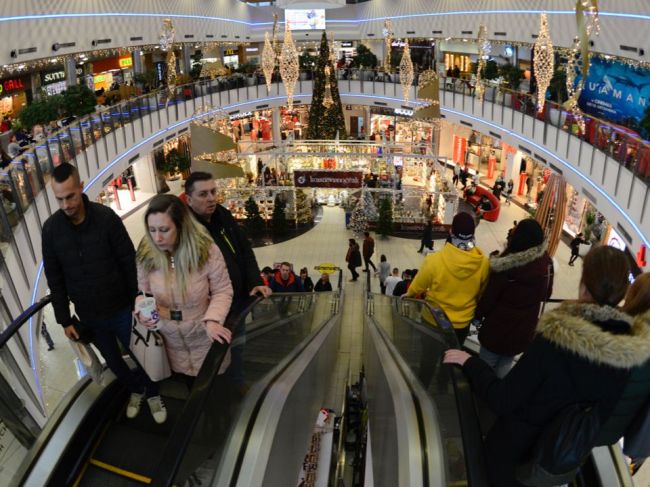 Predvianočné nákupy sa podpísali pod výrazný rast tržieb