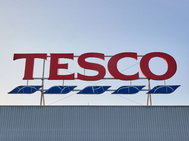 Tesco sťahuje z predaja viaceré potraviny, zákazníci by ich mali vrátiť