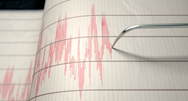 Zemetrasenie s magnitúdou 5,8 spôsobilo v Iráne zranenia najmenej 70 ľuďom