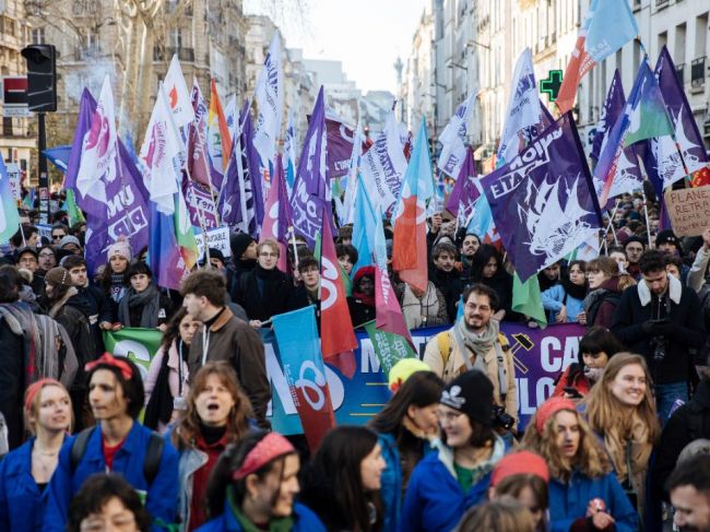 V Paríži pokračoval protest proti dôchodkovej reforme