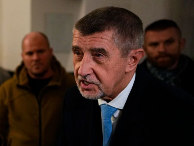 Babiš by pomoc napadnutej krajine NATO neposlal, na Twitteri napísal opak