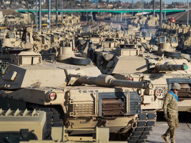 Pentagón nepotvrdil, že USA zvažujú dodať Ukrajine tanky Abrams