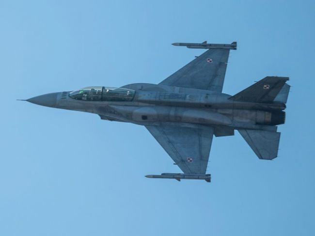 Letecké opravovne Trenčín sa budú podieľať na opravách stíhačiek F-16
