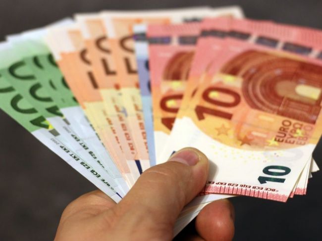 Podvodník obral ženu o 7000 eur. Tvrdil, že jej niekto ukradol identitu