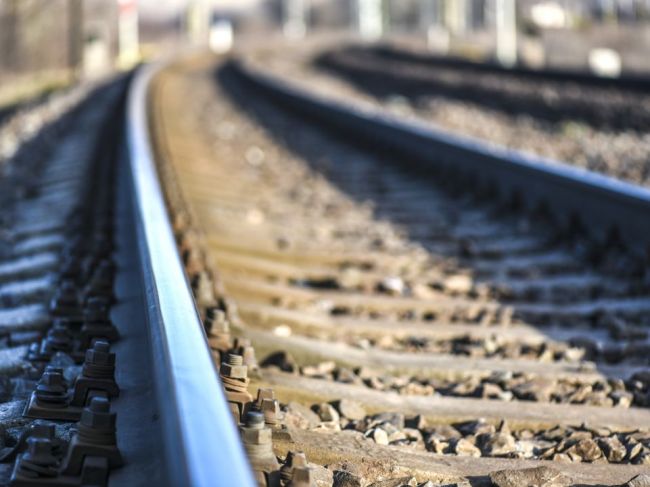 Zrážka na železničnom priecestí: O život prišla 49-ročná chodkyňa