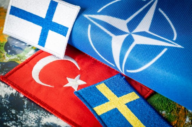 Turecko by mohlo schváliť fínsku žiadosť o vstup do NATO skôr než švédsku