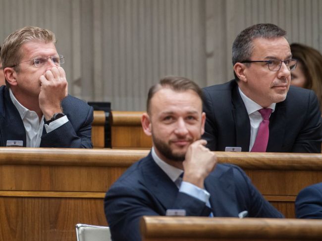 Hlas-SD: Chceme rozmraziť minimálne dôchodky, už nemôžeme čakať