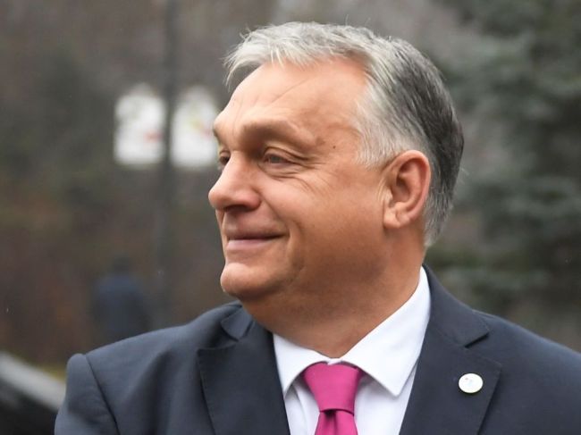 Orbán: Rozvoj zbrojárskeho priemyslu v Maďarsku sa nesmie spomaliť