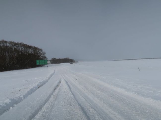 Slováci sa vybrali do Tatier aj napriek výstrahám. Diaľnica je naďalej neprejazdná