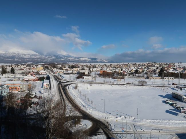 Diaľnicu pod Tatrami sprejazdnili, vodiči musia dbať na zníženú rýchlosť