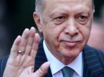 Erdogan navštívil oblasť zasiahnutú zemetrasením, hlásia už vyše 11.200 obetí