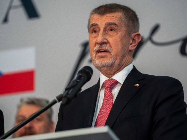 Prelepím karavan a vyrazím opäť do regiónov, vyhlásil Babiš