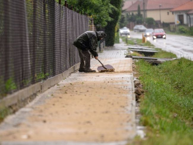 Vo viacerých okresoch budú od soboty platiť výstrahy pred povodňami