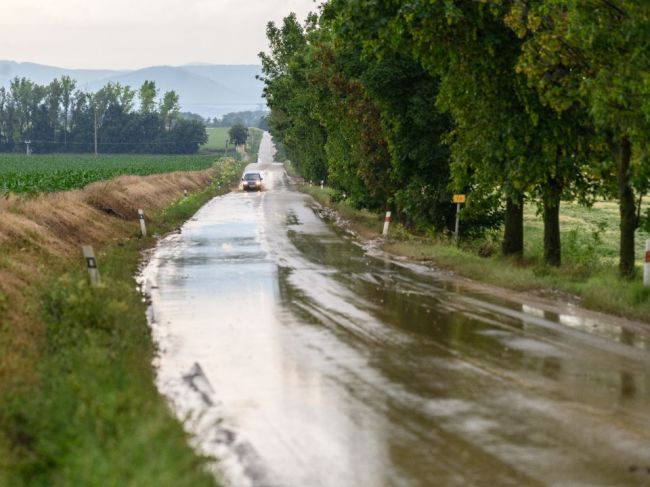 V Šuňave platí 3. stupeň povodňovej aktivity, v 12 obciach platí 2. stupeň