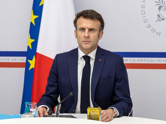 Macron vycestuje do Číny, od Pekingu žiada nátlak na Rusko