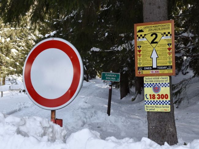 Na horách hrozia lavíny. Kvôli vetru má riziko lavín ešte stúpať
