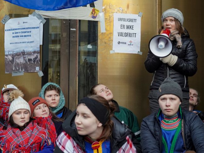 Thunbergová a ďalší protestujúci zablokovali vstup do nórskeho ministerstva 