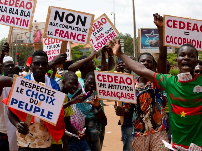 Macron plánuje značné zníženie prítomnosti francúzskych síl v Afrike