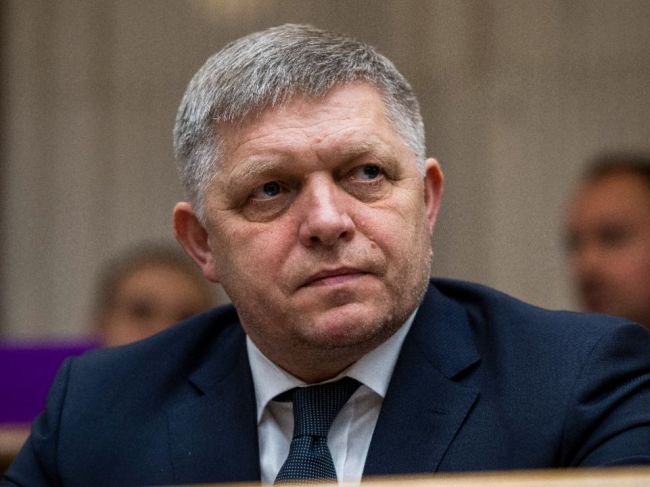 Fico: Vláda nevie riešiť drahé potraviny, reťazcom prudko rastú zisky