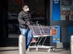 Viac ako polovica Slovákov chce v nedeľu otvorené obchody