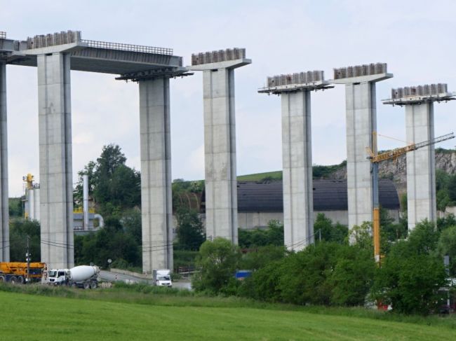 Kmeť: Úsek D1 Lietavská Lúčka - Dubná Skala by mali dostavať v decembri 2024